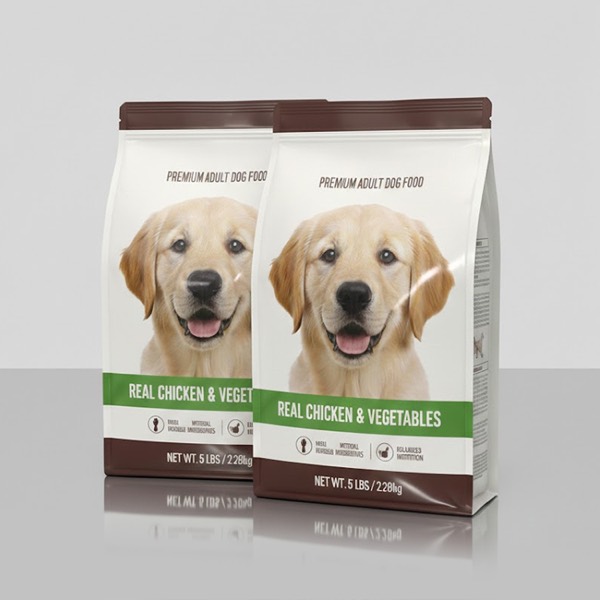 Custom pet food pouch with durable laminated structure